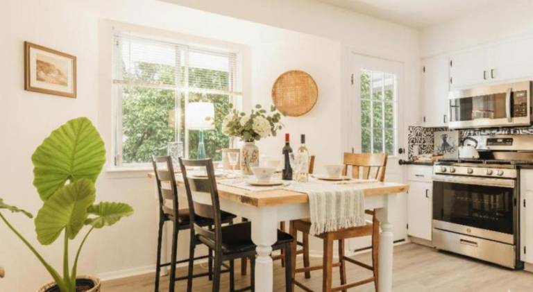 Pleasant vacation home with pool | Pets are welcome — photo 3