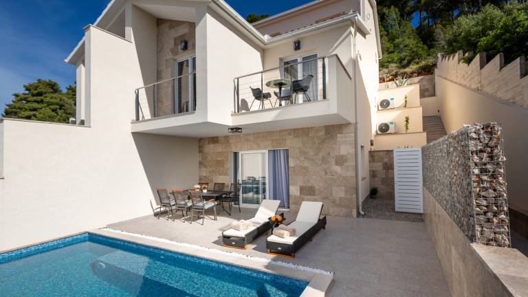 Villa with garden, private pool & barbecue — photo 2