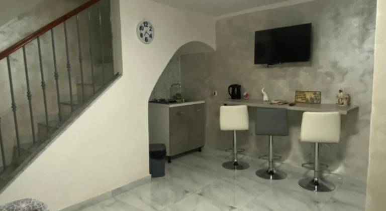 House | Next to Naples Cathedral — photo 3