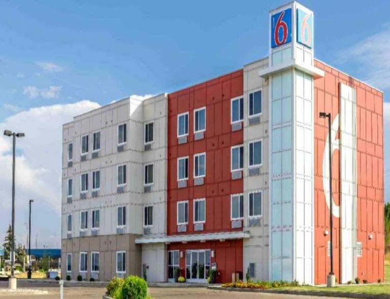 Motel 6 Swift Current, SK in Swift Current, SK