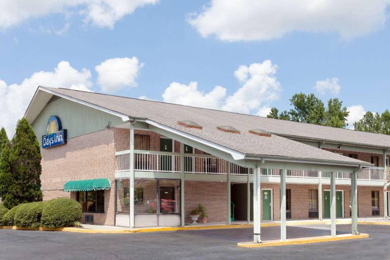 Days Inn by Wyndham Columbia NE Fort Jackson — photo 5
