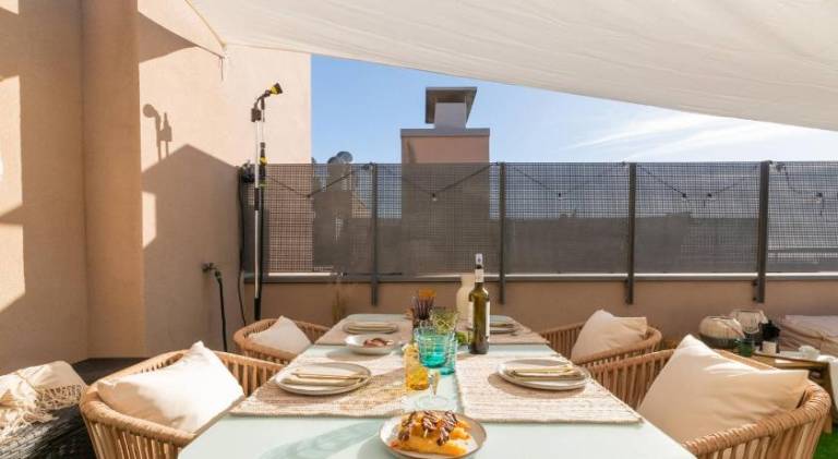 Apartment with pool & terrace — photo 5