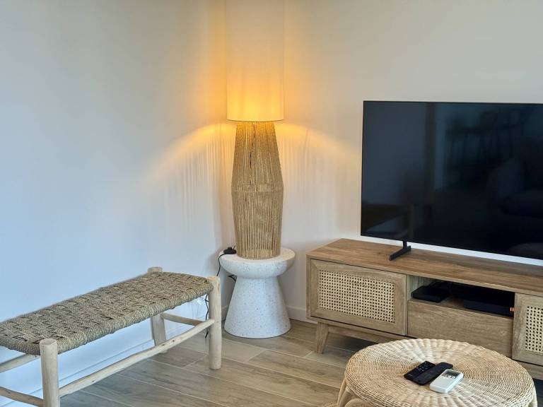 Modern apartment with WiFi and parking in Propriano — photo 5