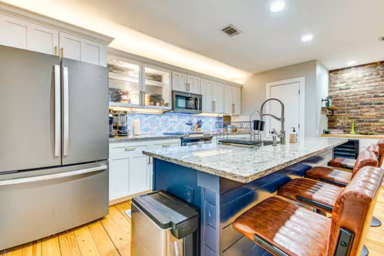 Reynoldstown BeltLine Retreat — BeltLine Access · Parking · Pet Friend — photo 2