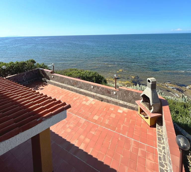 La Casa Di Giò – Beachfront Apartment with Sea View Terrace and Wi-Fi — photo 2