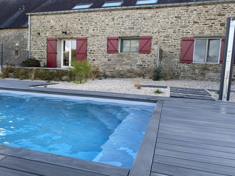 Gite with terrace, yard & pool | Pets allowed — photo 3