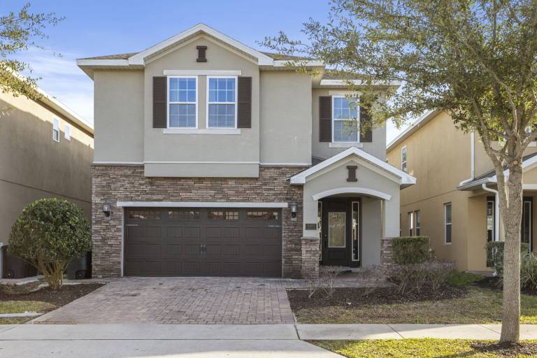 Fully equipped spacious vacation home with private pool, barbecue & hot tub | Pets are welcome in Osceola, FL