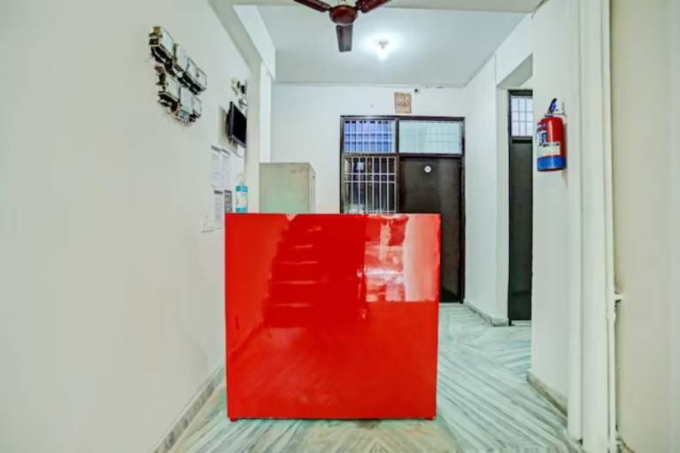 Goroomgo Raj hotel vip Noida — photo 4