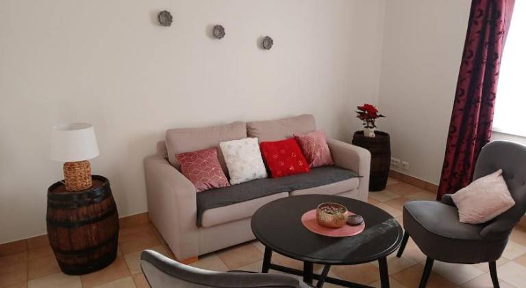 Vacation home with yard in Torun