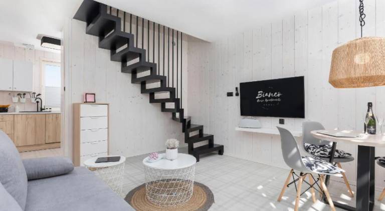 Vacation home with jacuzzi, terrace & garden | Next to the beach | Suitable for remote work | Pets allowed in Rewal