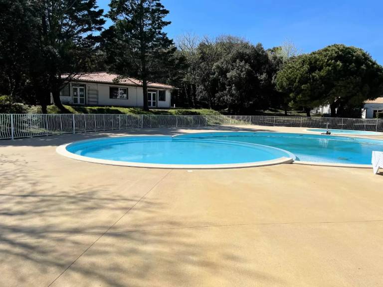 Holiday apartment with patio | Beach nearby | Pets are welcome in Rochefort