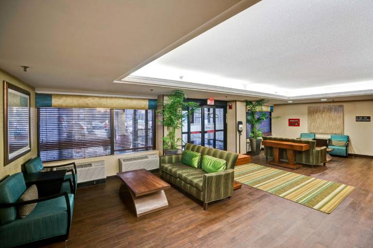 Hampton Inn Milford — photo 5