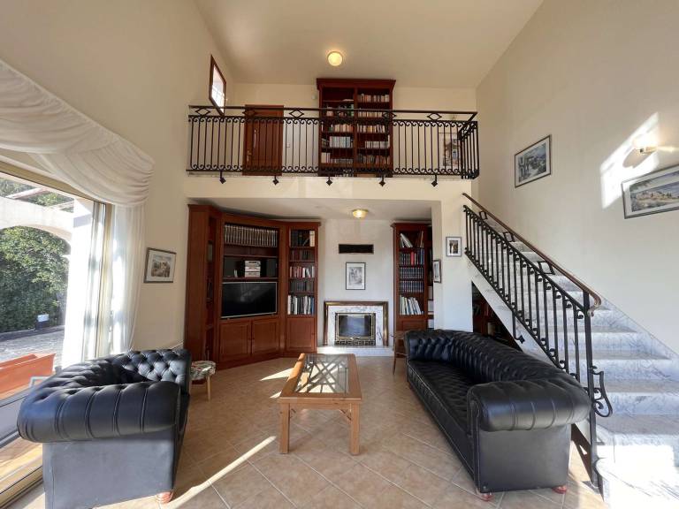 Vacation home with private pool — photo 4