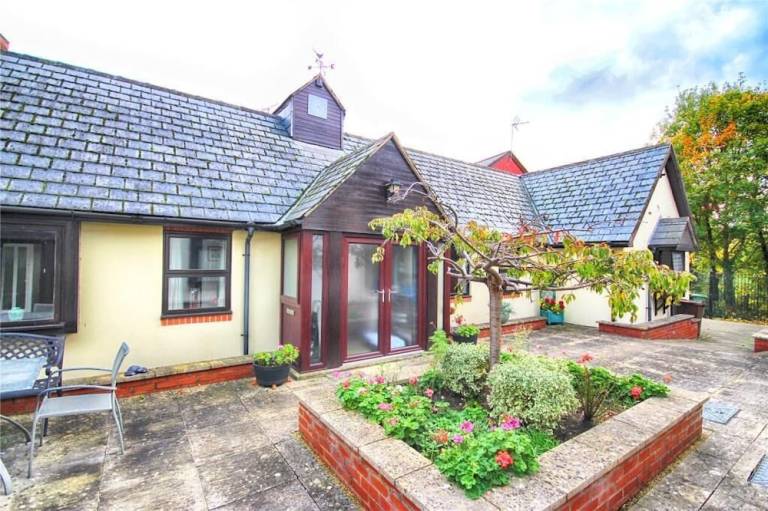Cottage  Cheltenham