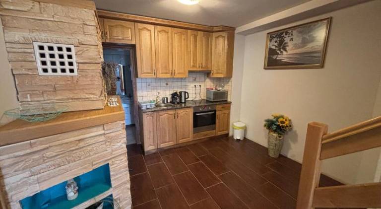 Rental apartment with BBQ, yard & terrace — photo 4