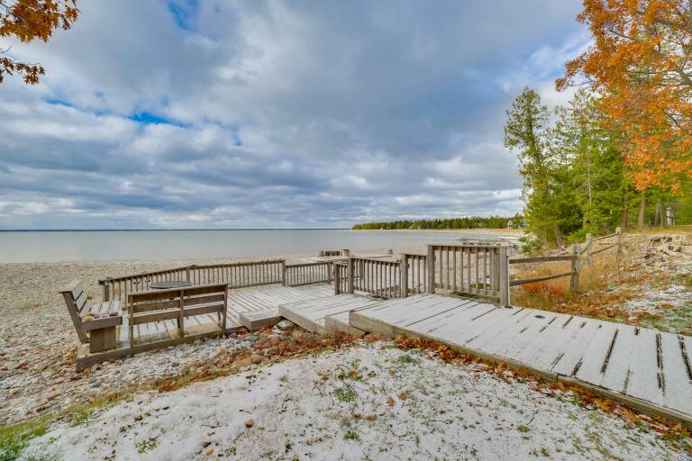 Breathtaking Sunsets: Lake Huron Beachfront Escape — photo 3