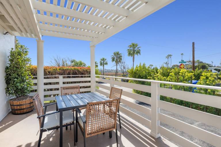 South O Bungalow 12 Deluxe Double ADA Studio XL Private Patio