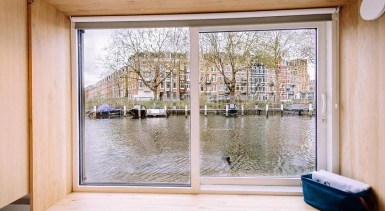 Boat with hot tub, patio & garden | Near Anne Frank House | Good for workation | Dogs allowed — photo 5