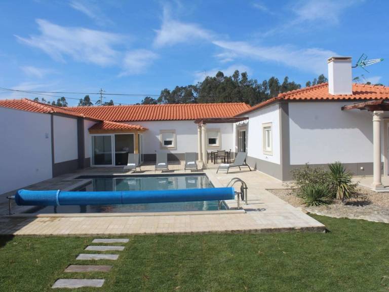 Villa Salir de Matos