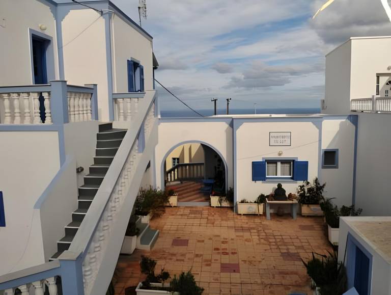 Holiday apartment with patio & yard — photo 5