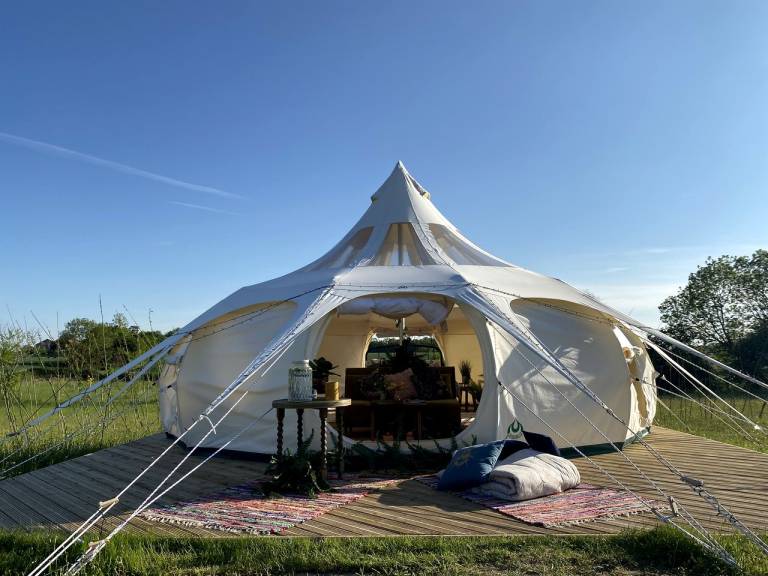 Camping  Howe Street