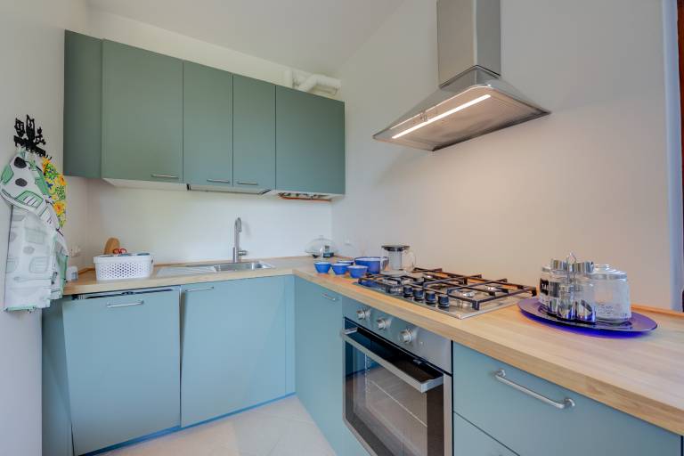 Rental apartment with yard — photo 4