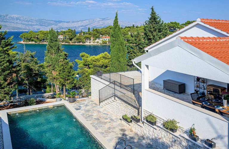 Villa with terrace, yard & private pool | Pool view — photo 2