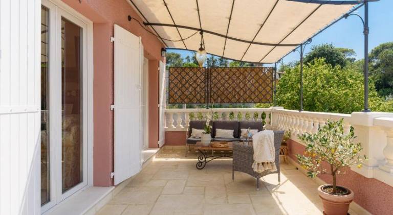 Holiday apartment with pool, garden & patio | Good for workation | Pet-friendly — photo 5