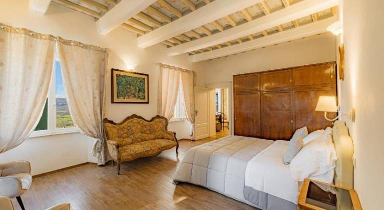 Family-friendly charming villa with jacuzzi, barbeque & private pool | Dogs allowed — photo 2