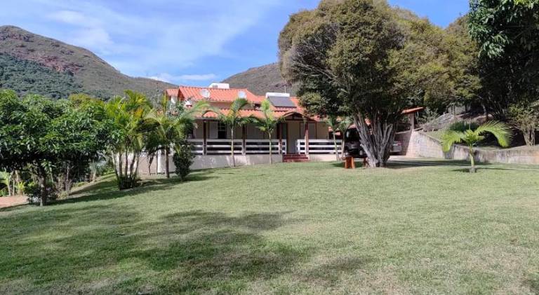 Vacation home with pool, BBQ & yard | Good for workation | Dogs allowed in Ouro Preto