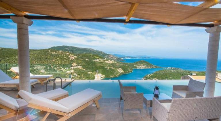 Villa with yard, barbecue & private pool | Perfect for remote work in Lefkada