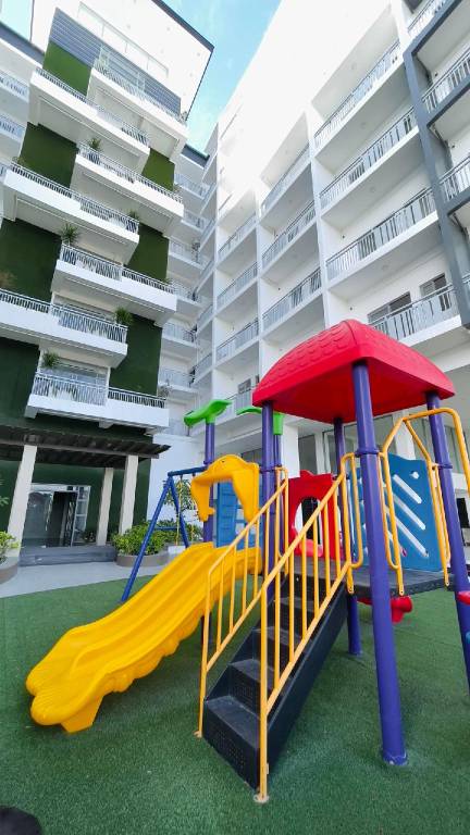 WV2 Condotel Luxury in Iloilo