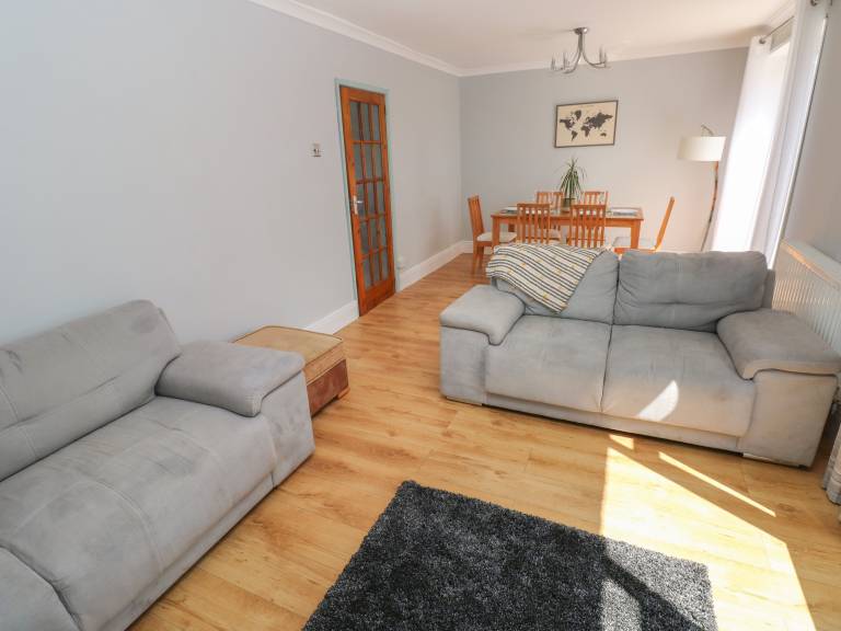 Children-friendly cottage with garden & hot tub | Pets allowed — photo 2