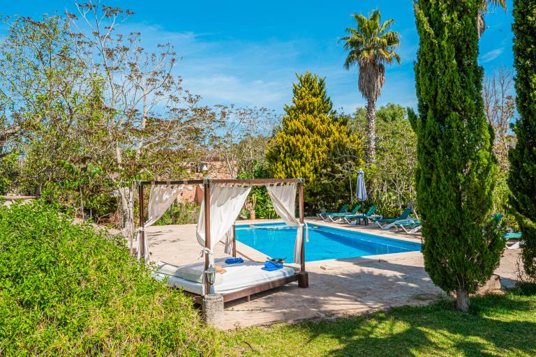 Family-friendly vacation home with private pool, fast internet & sauna | Garden view | Perfect for remote work | Pets allowed — photo 2
