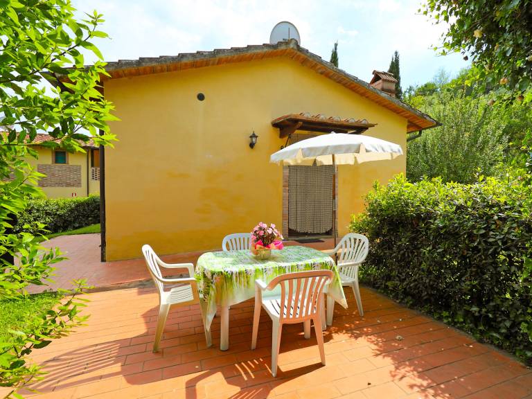 Family-friendly house with yard, pool & BBQ | Dogs allowed — photo 4