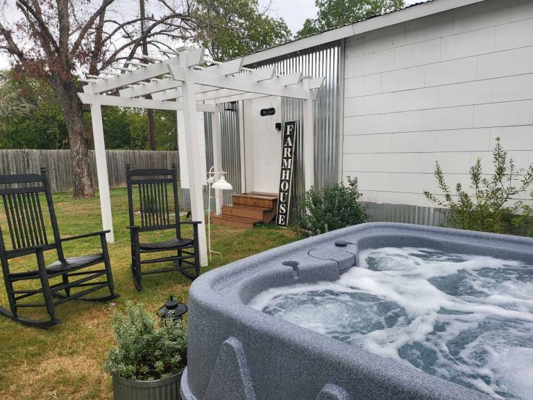 House with pool & barbeque — photo 2