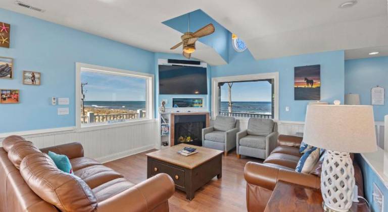 Vacation home with pool & hot tub | Dogs allowed — photo 2