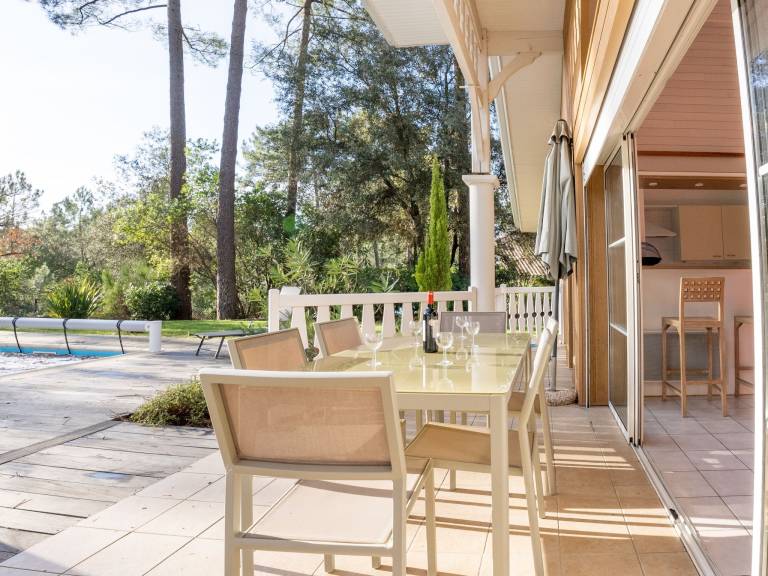 Fully equipped charming house with private pool, barbecue & yard | Pets allowed — photo 3