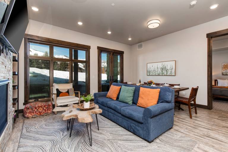 Family-friendly condo with pool, jacuzzi & grill | Mountain view | Next to the ski | Pets allowed — photo 5