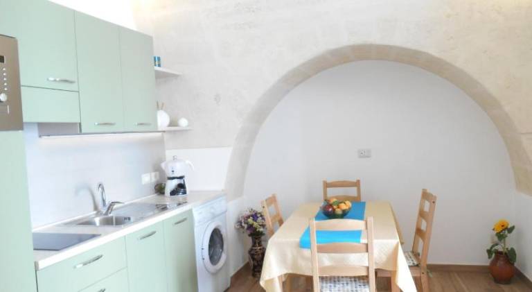House with 2 rooms for 4 persons — photo 2