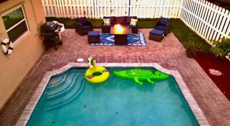 House with pool in West Palm Beach, FL