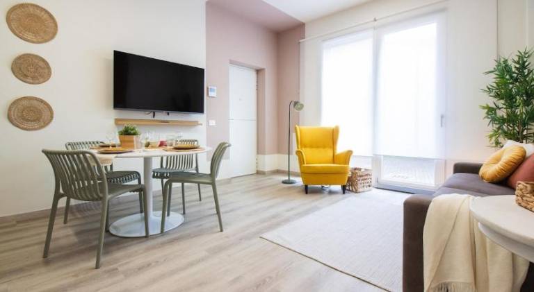 Rental apartment with 1 room for 4 persons in Monza