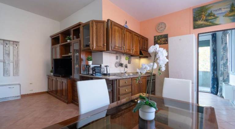 Apartment | Next to San Giacomo Maggiore | Pet-friendly — photo 4