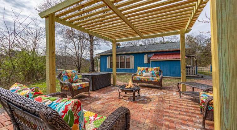 Vacation home with jacuzzi — photo 5