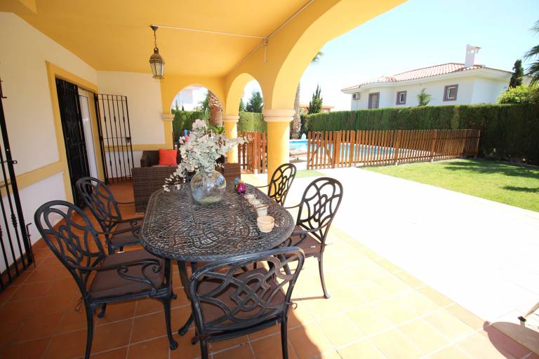 Fully equipped villa with private pool, barbecue & yard | Pets allowed — photo 5