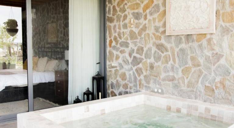 Charming house with jacuzzi & pool | Pet-friendly — photo 4