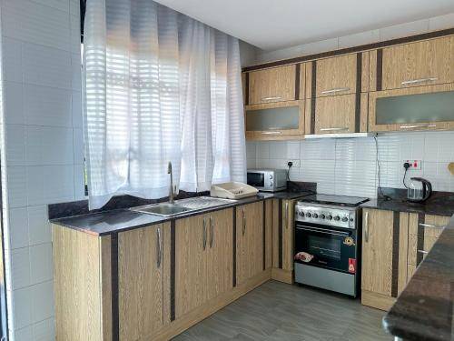 Serviced apartment with terrace & garden — photo 2