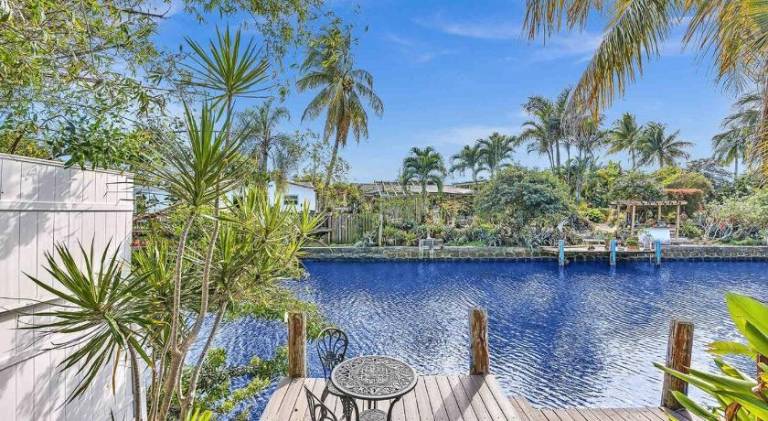 Villa | Pets allowed in Dania Beach, FL