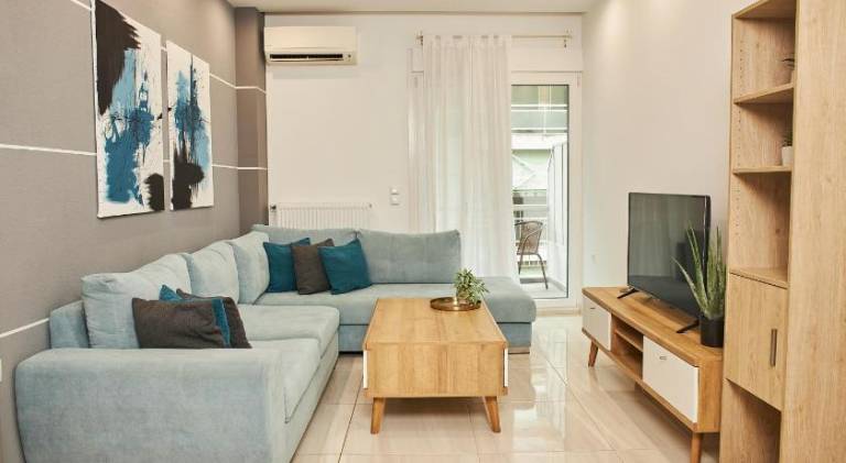 Rental apartment with patio | Next to Hagia Sophia | Good for workation in Thessaloniki