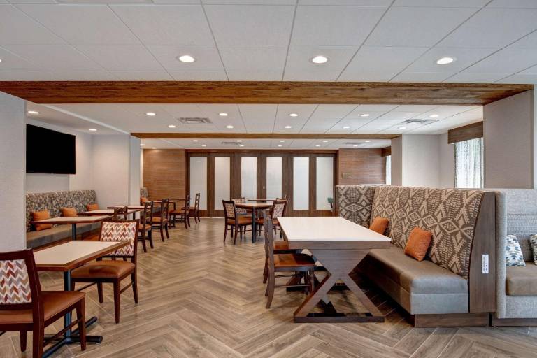 Hampton Inn Santa Fe South — photo 5